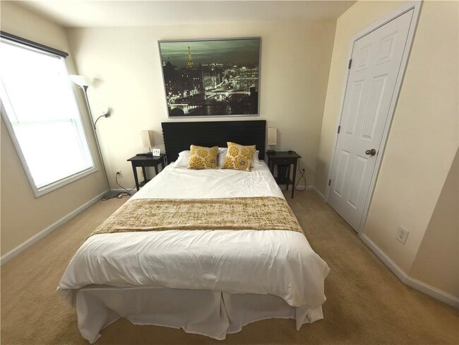 Building Photo - 3362 Briaroak Dr