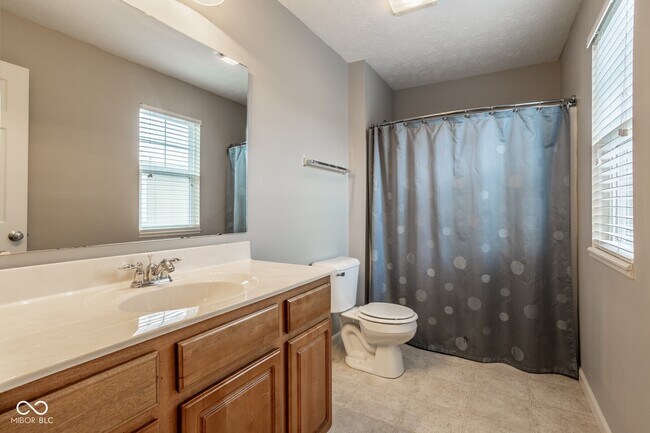 Building Photo - 51 Steele Ln