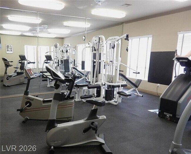 Building Photo - FANTASTIC 1ST FLOOR UNIT IN GATED COMMUNITY-NW!!