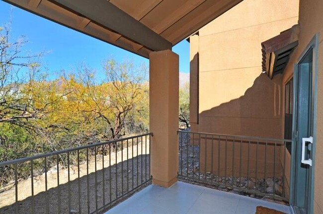 Building Photo - Campbell/Skyline- next to La Encantada! Be...