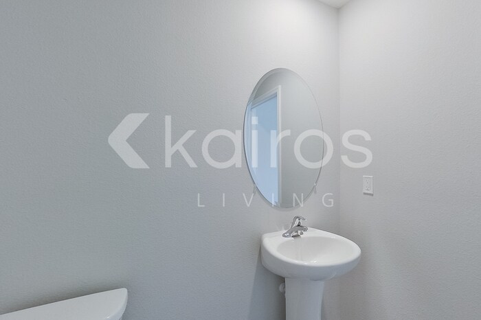 Building Photo - 4459 SW 85 Ln