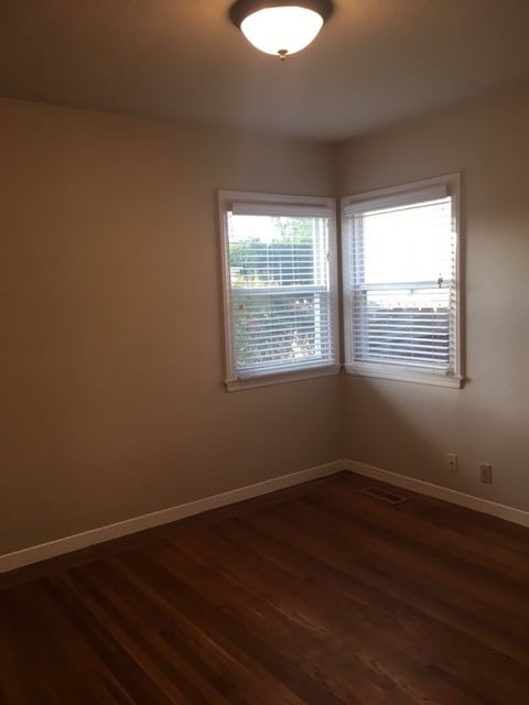 Building Photo - Charming 2 Bedroom Home Close to Downtown