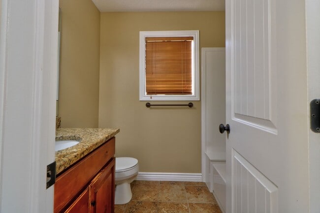 Building Photo - Traverse Mountain Pet Friendly Home.