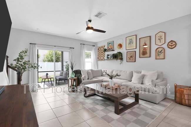 Building Photo - 13968 Molina Dr