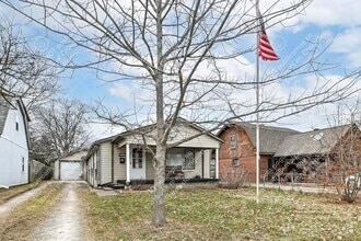 Building Photo - 832 Waldemere Ave