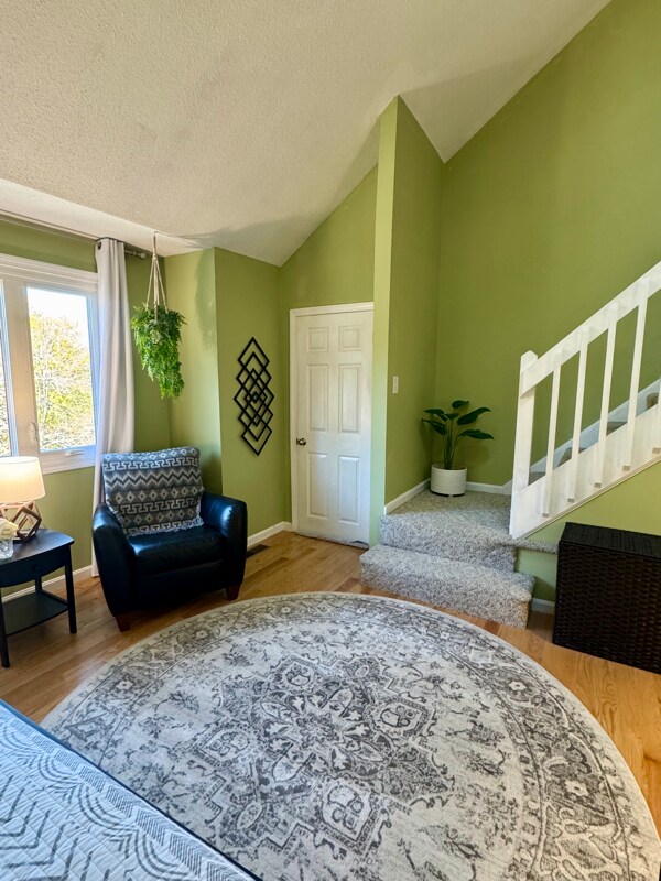 Building Photo - 275 Donohue Rd