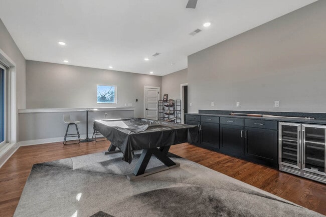 Building Photo - 1909 Hailey Ave