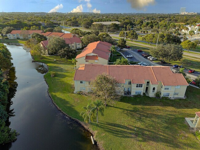 Building Photo - 12730 Vista Isles Dr