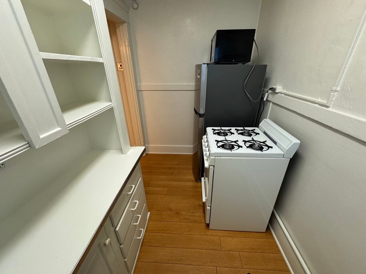 Building Photo - 40 Brooks Ave