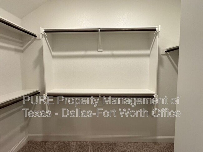 Building Photo - 1612 Town Creek Cir