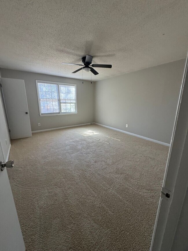 Building Photo - Located in the Heart of Evans