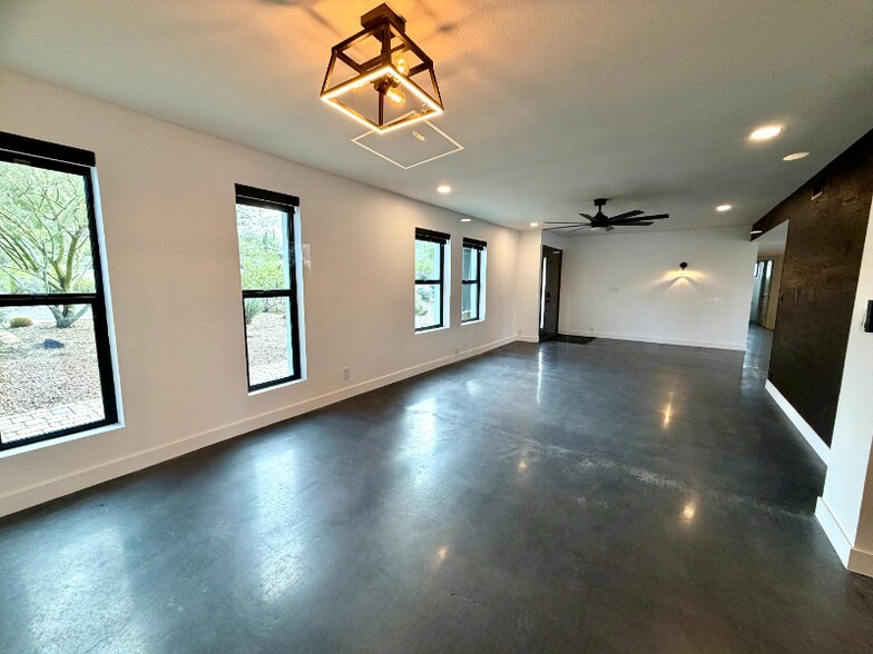 Building Photo - 9410 N 36th St