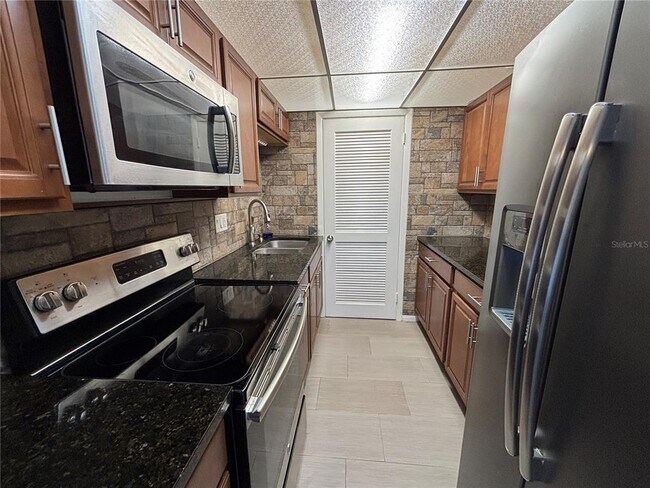 Building Photo - 1799 N Highland Ave