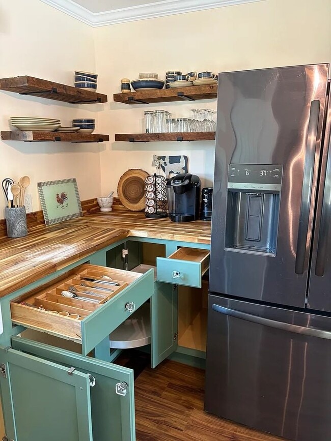 Building Photo - Fully Furnished 3BR Retreat Near Boone Lake – Flexible Lease Terms (3–12 Months)