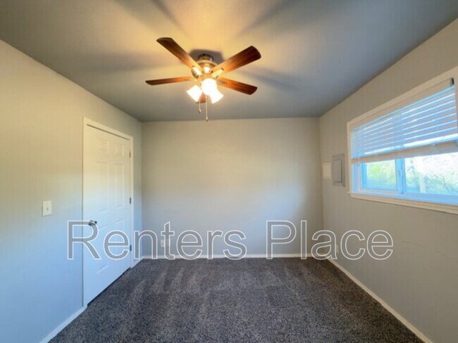 Building Photo - 15351 W Hwy 66