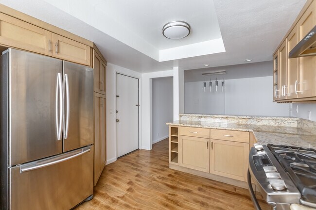 Building Photo - 1738 S Bentley Ave