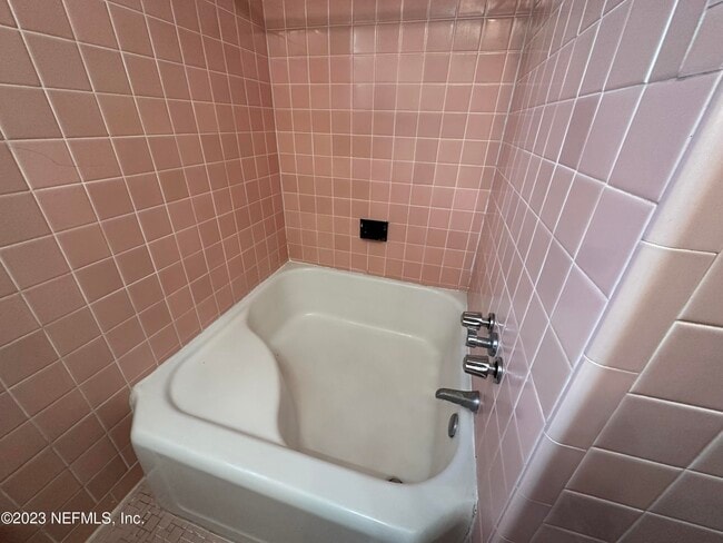 Building Photo - 1261 Belmont Terrace