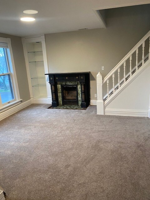 Livingroom - 188 W 2nd Ave