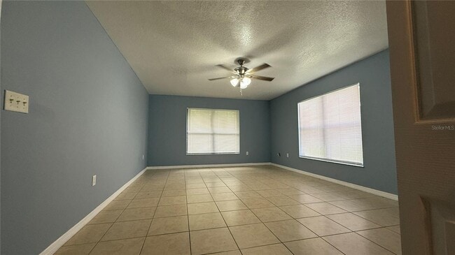 Building Photo - 404 Spike Ct
