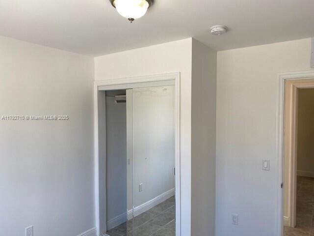 Building Photo - 275 Sabur Ln