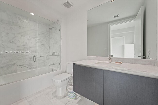 Building Photo - 1451 Brickell Ave