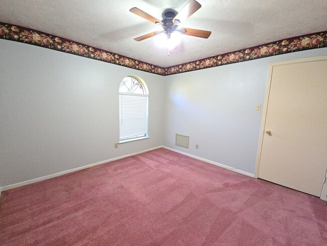 Building Photo - 1206 Crescent Blvd