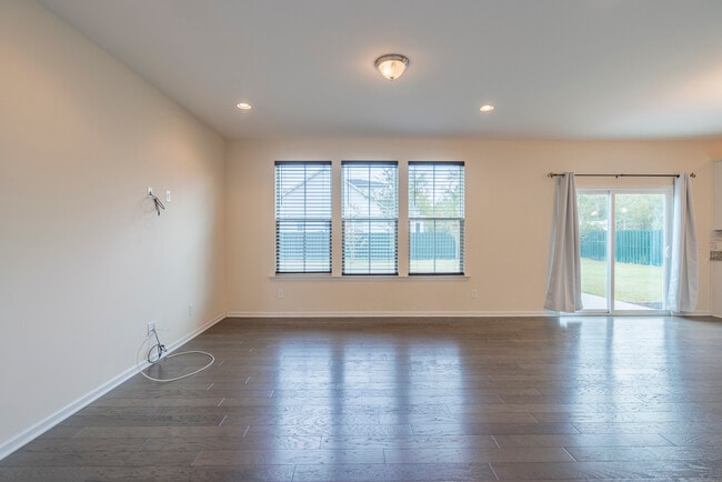 Building Photo - 503 Waybridge Way