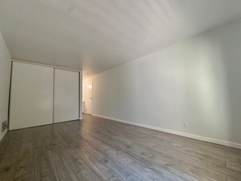 Building Photo - 288 Whitmore St