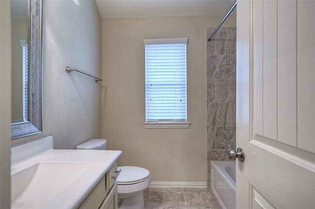 Building Photo - 3823 Cactus Field Ln