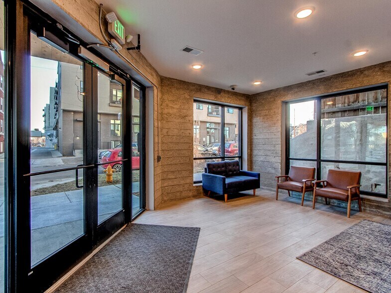 Building Photo - 2729 W 28th Ave