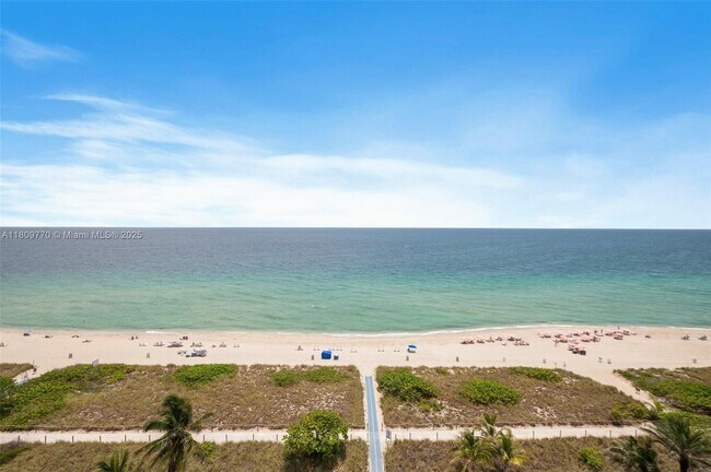 Primary Photo - 9455 Collins Ave