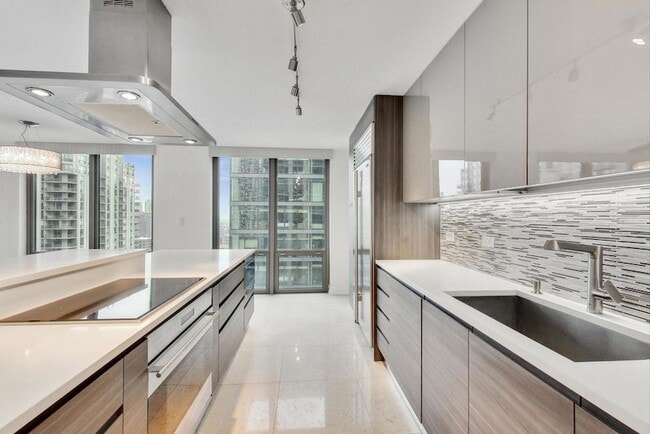 Building Photo - 2 E Erie St