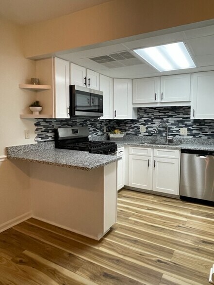 Building Photo - 1609 Homestead Trl