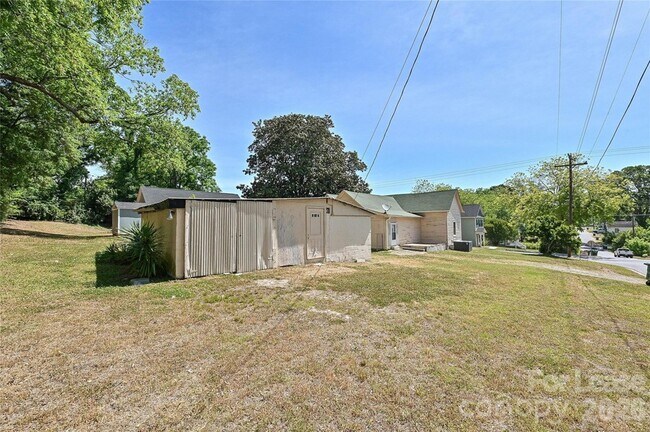 Building Photo - 408 S 12th St