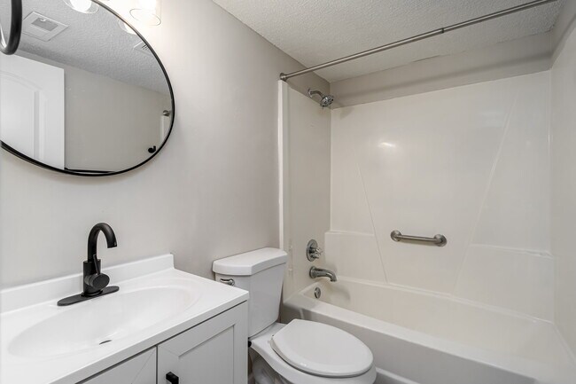 Building Photo - 1241 33rd St