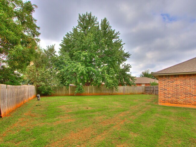 Building Photo - 17320 Sun River Ct