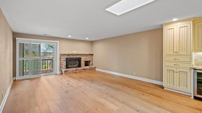 Building Photo - 156 Vineyard Cir