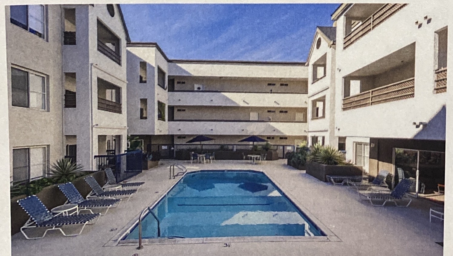 Building Photo - 300 N El Molino Ave