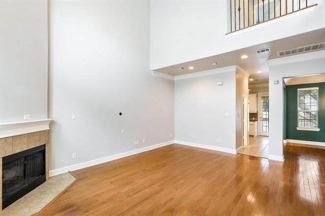 Building Photo - 5836 La Vista Dr