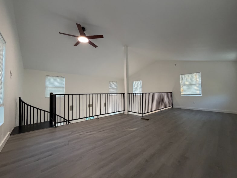 Building Photo - 1410 Ashwood Rd