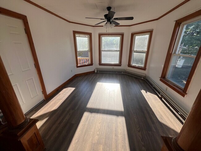 Building Photo - 27 Chestnut St