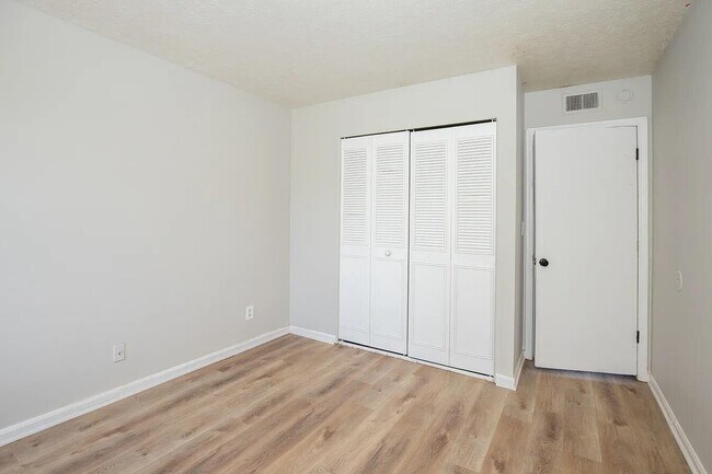 Building Photo - 7417 Garrison Rd