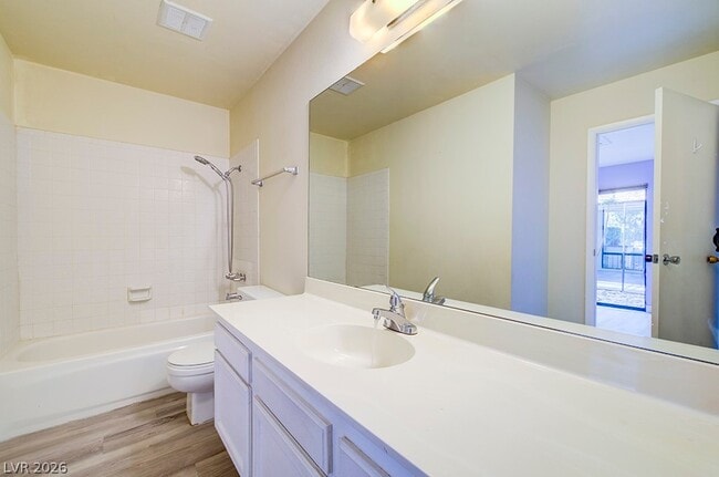 Building Photo - 2574 Pera Cir