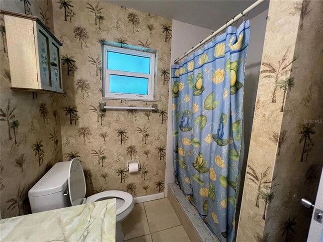 Building Photo - 2372 Abscott St