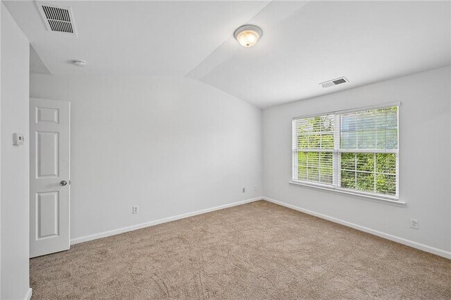 Building Photo - 725 Crestwell Cir