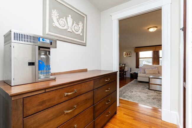 Building Photo - 322 Humphrey St