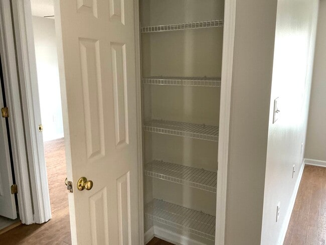 Building Photo - 382 TURNER St