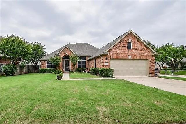 Building Photo - 3300 Glenmoor Dr