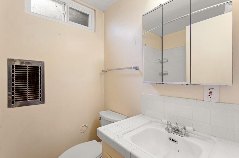 Building Photo - 3145 Sheridan St