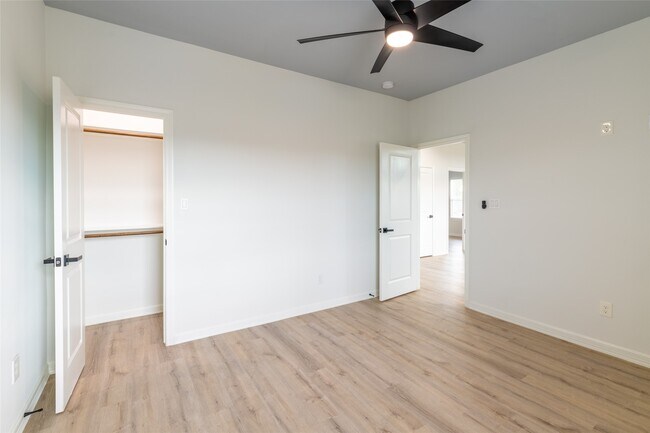 Building Photo - 9606 Champion Heavens Dr